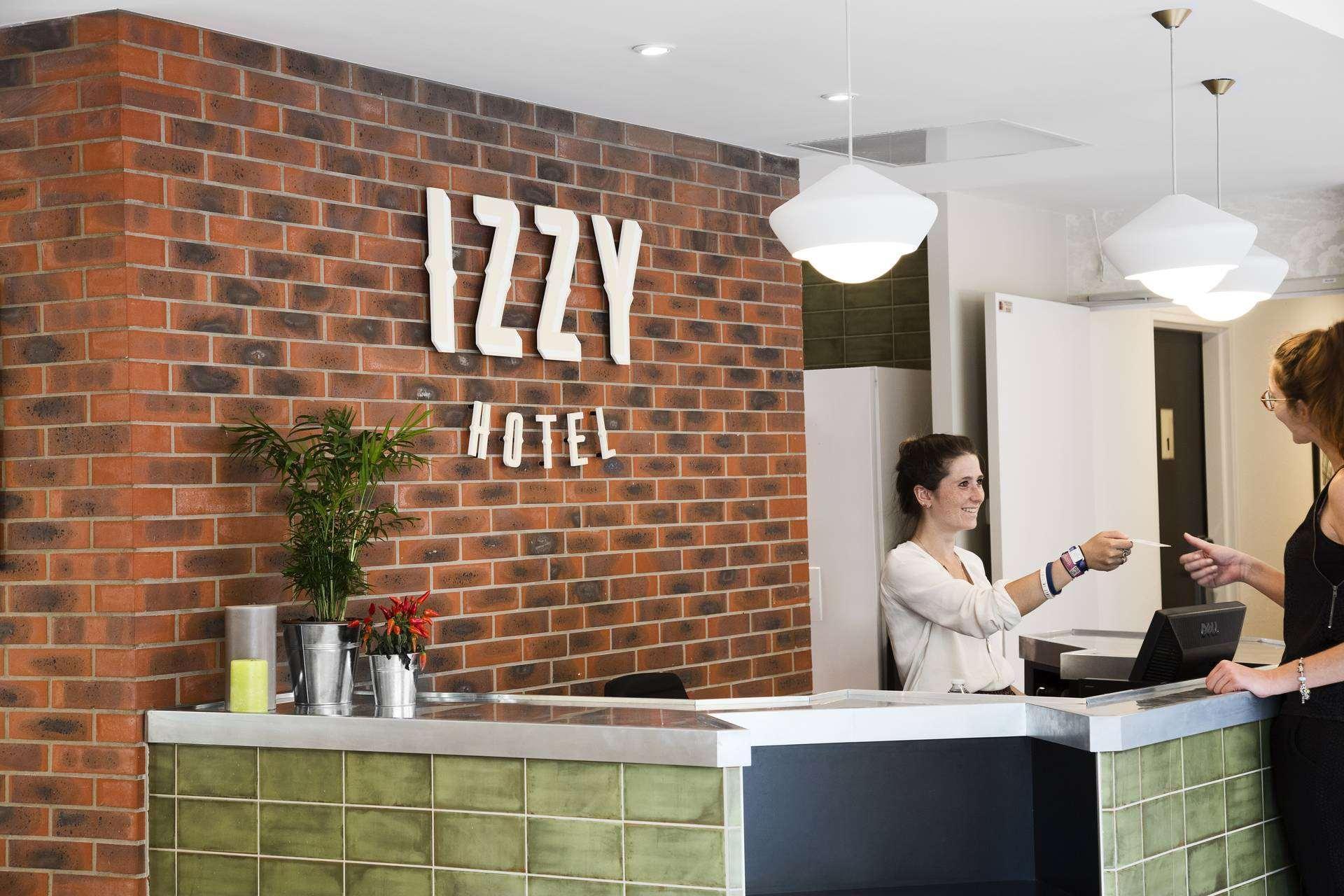 Hotel Izzy Issy-les-Moulineaux Exterior foto